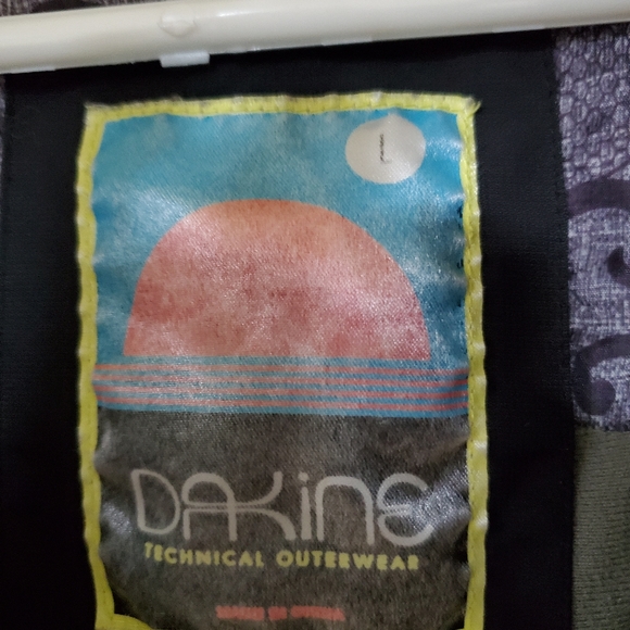 Dakine winter coat - Picture 3 of 16